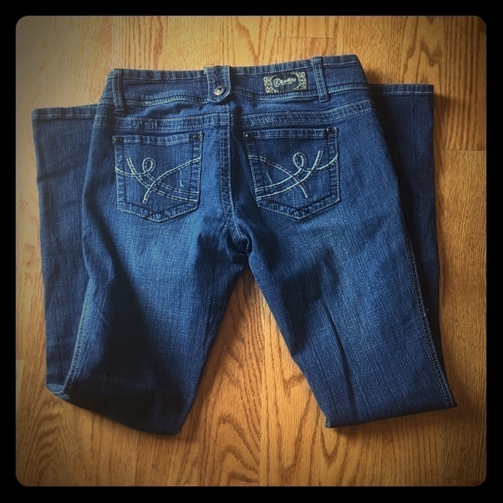Woman’s straight skinny jeans rewash size 7 good used condition